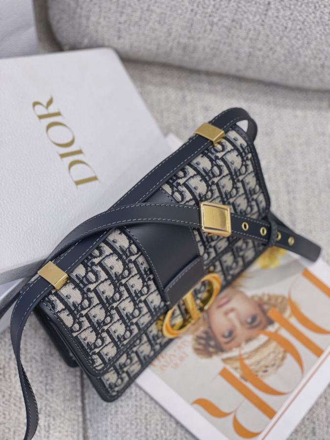 1:1 Replica Celine bag 𝐃𝐢𝟎 𝐫 𝐎𝐛𝐥𝐢𝐪𝐮𝐞 𝐌𝐨𝐧𝐭𝐚𝐢𝐠𝐞 — Premium Replica — photo 8