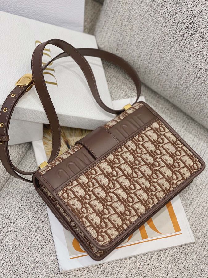 1:1 Replica Celine bag 𝐃𝐢𝟎 𝐫 𝐎𝐛𝐥𝐢𝐪𝐮𝐞 𝐌𝐨𝐧𝐭𝐚𝐢𝐠𝐞 — AAA Quality Replica — photo 9