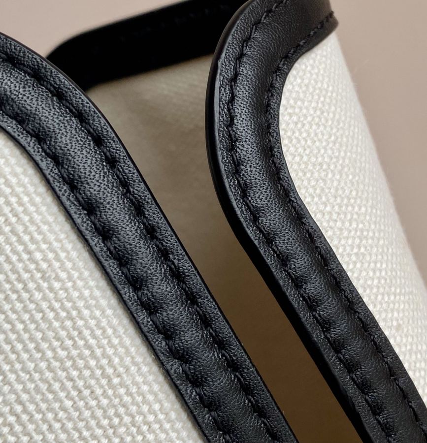 1:1 Replica Burberry bag logo — AAA Quality Replica — photo 6