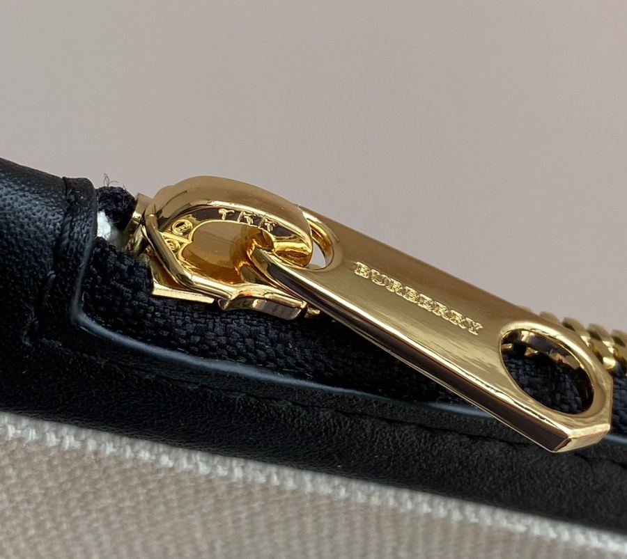 1:1 Replica Burberry bag YKK — AAA Quality Replica — photo 5