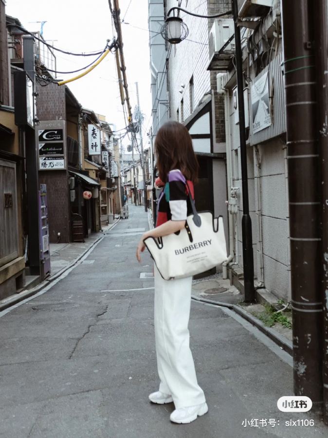 1:1 Replica Burberry bag tote — 1:1 Replica — photo 4
