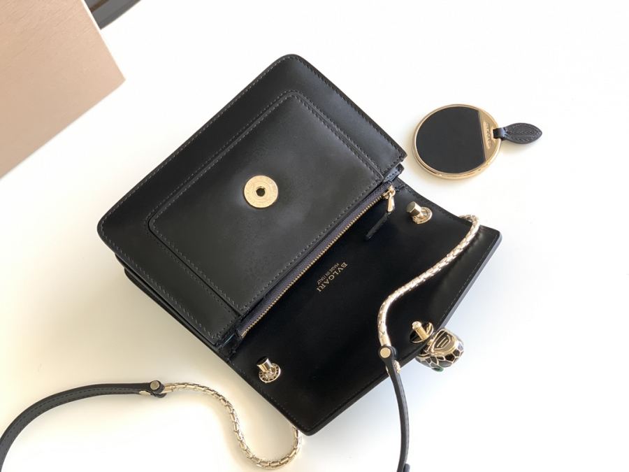 1:1 Replica BVLGARI bag Chip model — 1:1 Replica — photo 6
