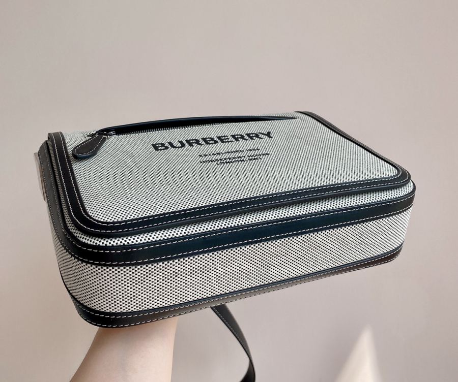 1:1 Replica Burberry bag iPad OK — AAA Quality Replica — photo 5