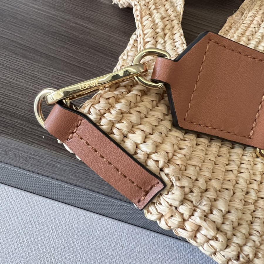 1:1 Replica LOEWE bag LOEWE* Slit — AAA Quality Replica — photo 3