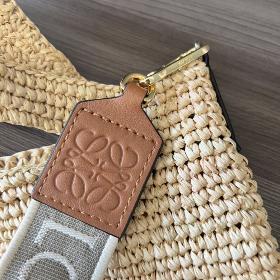 1:1 Replica LOEWE bag LOEWE* Slit — AAA Quality Replica — photo 4