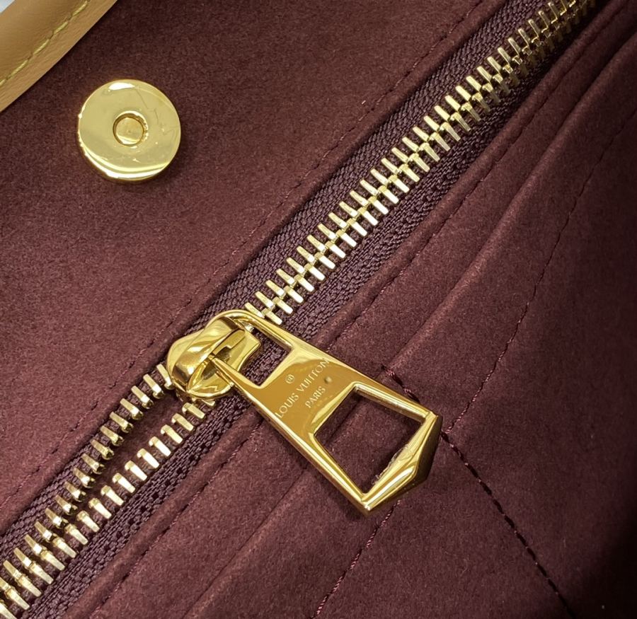 1:1 Replica LV bag 848 M46203 A Monogram — Premium Replica — photo 9