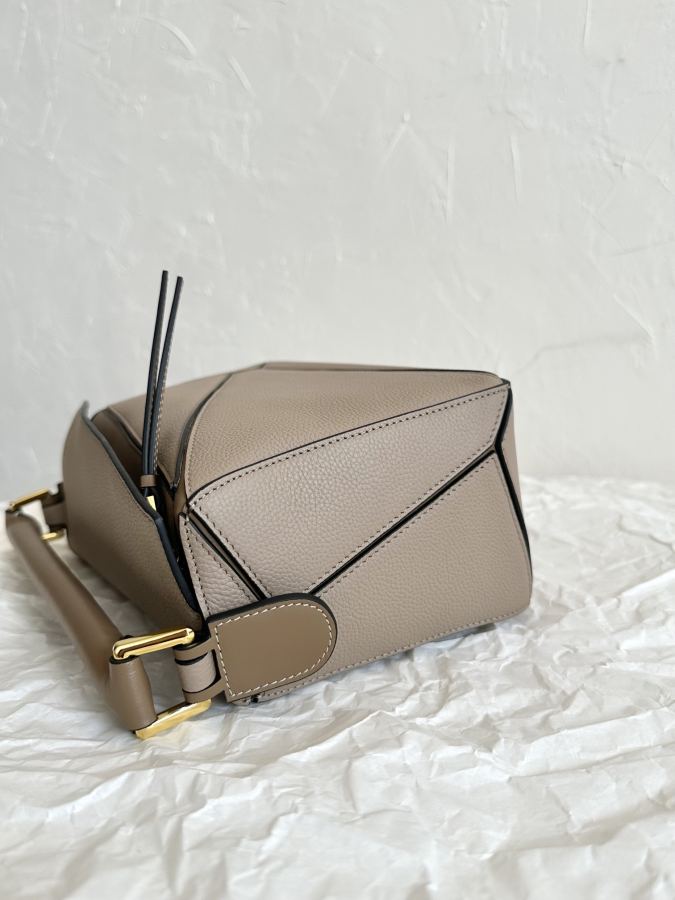 1:1 Replica LOEWE bag LO Wpuzzle 24cm — AAA Quality Replica — photo 3