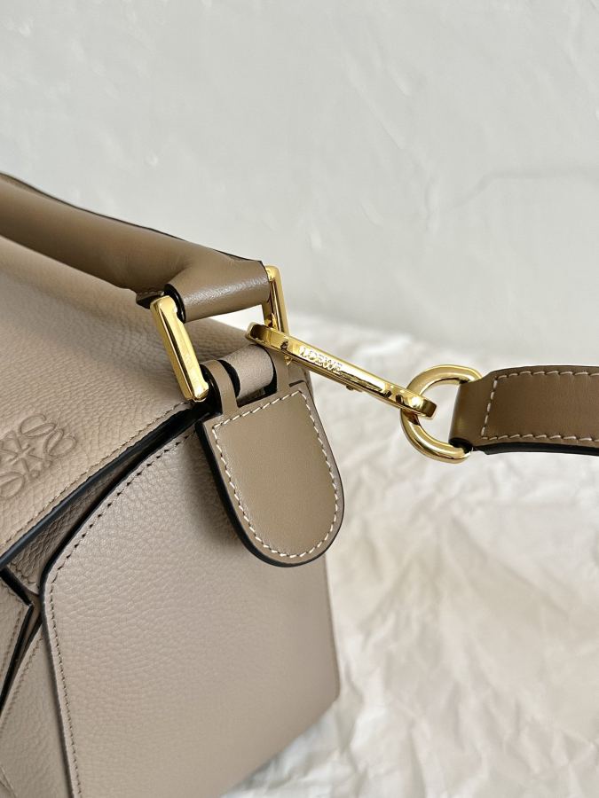 1:1 Replica LOEWE bag LO Wpuzzle 24cm — AAA Quality Replica — photo 9