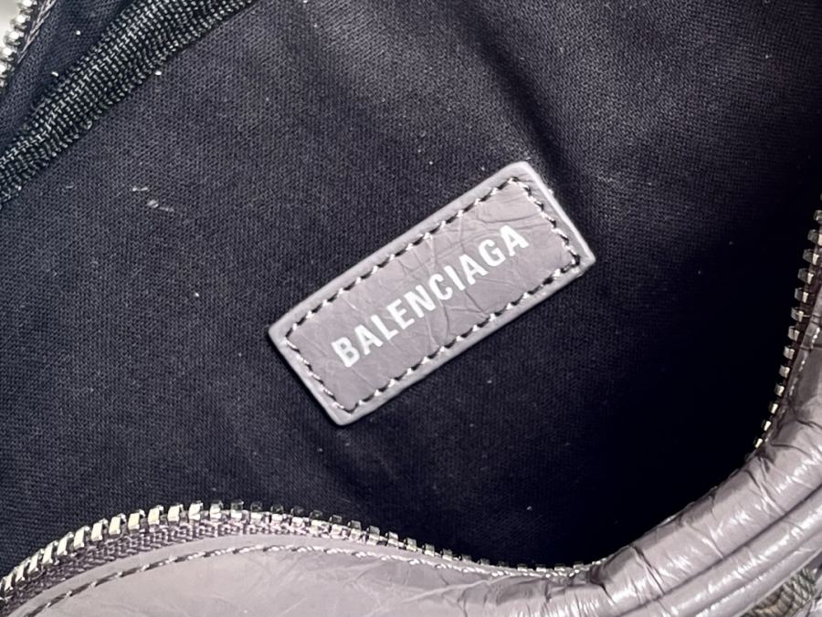 1:1 Replica Balenciaga bag — Premium Replica — photo 8