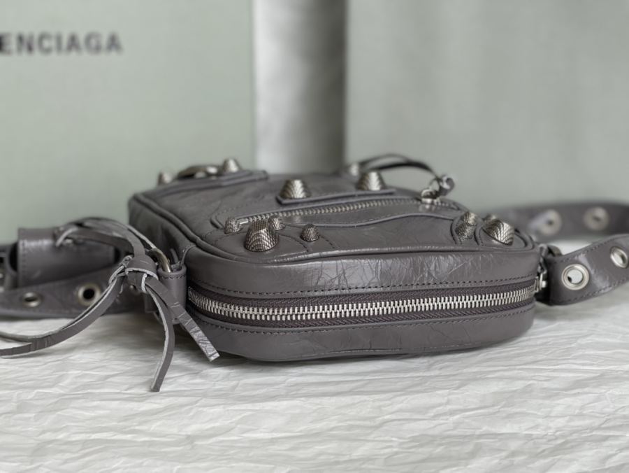 1:1 Replica Balenciaga bag — Premium Replica — photo 5