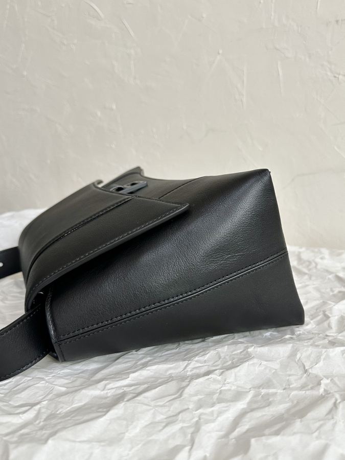 1:1 Replica Balenciaga bag BAL m | 32cm — Premium Replica — photo 3