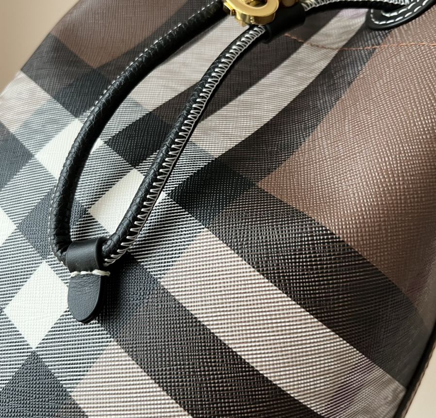 1:1 Replica Burberry bag Details added — Premium Replica — photo 4