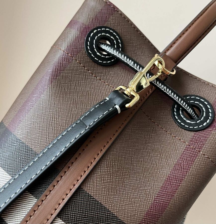 1:1 Replica Burberry bag Details added — Premium Replica — photo 2