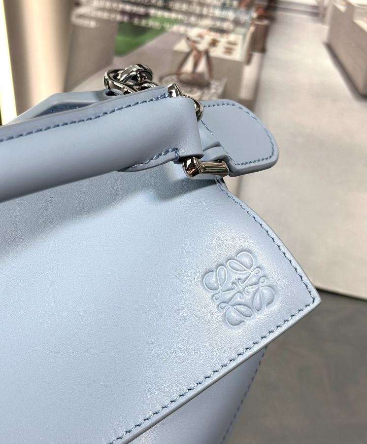 1:1 Replica LOEWE bag 𝓟𝓾𝔃𝔃𝓵𝓮 — AAA Quality Replica — photo 6