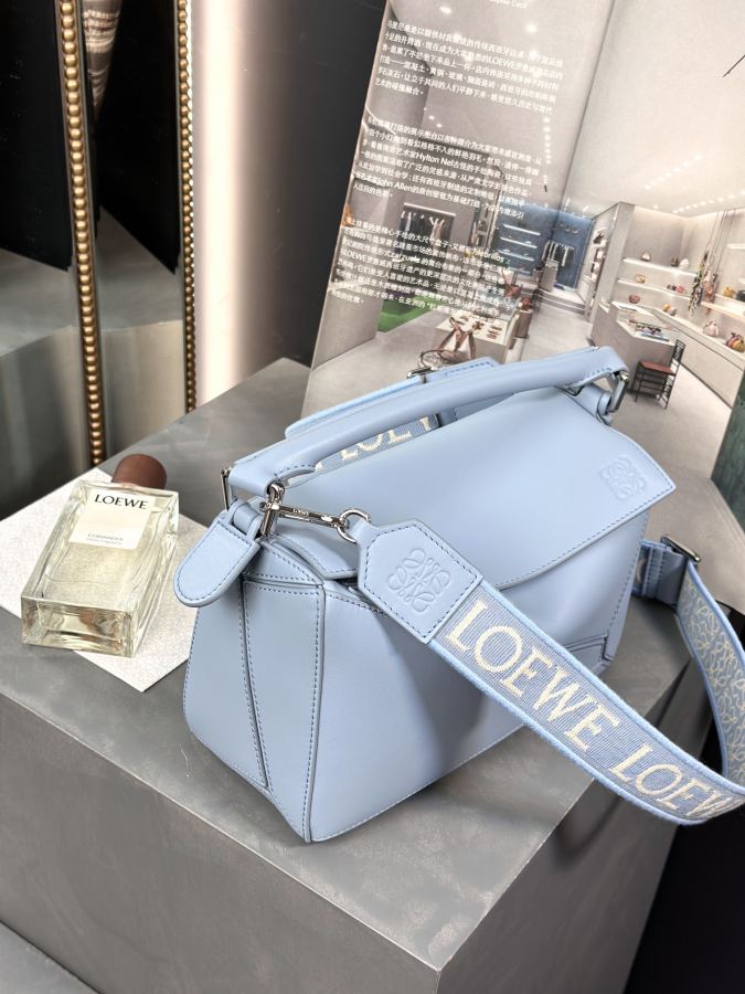 1:1 Replica LOEWE bag 𝓟𝓾𝔃𝔃𝓵𝓮 — AAA Quality Replica — photo 4