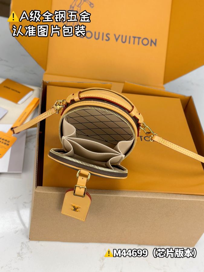 1:1 Replica LV bag — photo 9