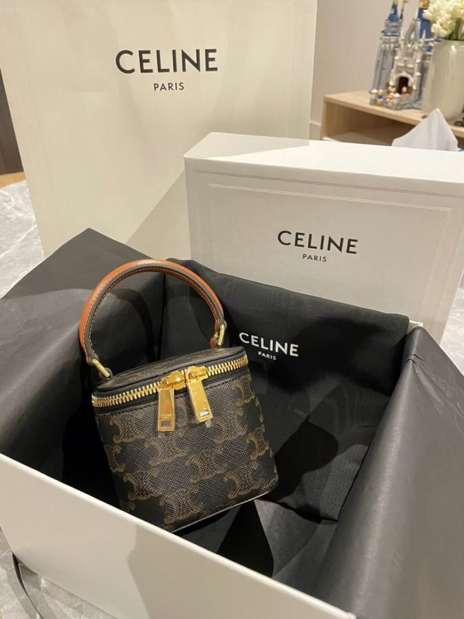 1:1 Replica Celine bag A strong visual three-dimensional effect is built in a reasonable square circle. The — AAA Quality Replica — photo 2