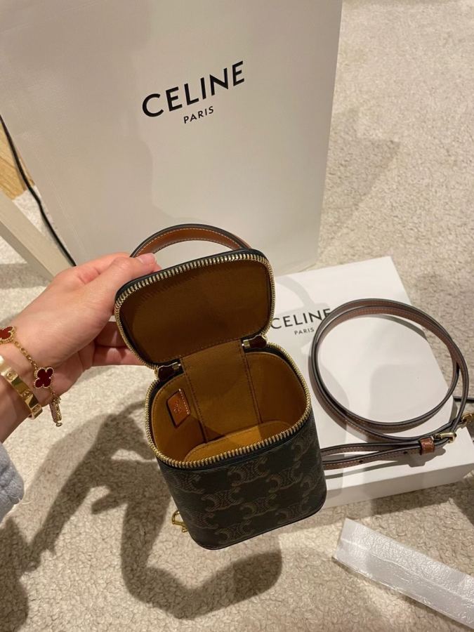 1:1 Replica Celine bag A strong visual three-dimensional effect is built in a reasonable square circle. The — AAA Quality Replica — photo 3