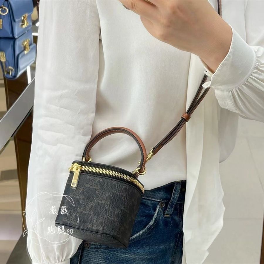 1:1 Replica Celine bag A strong visual three-dimensional effect is built in a reasonable square circle. The — AAA Quality Replica — photo 6