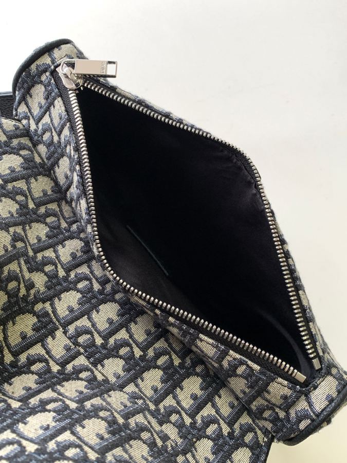 1:1 Replica messenger bag Men's Saddle Bag — AAA Quality Replica — photo 8