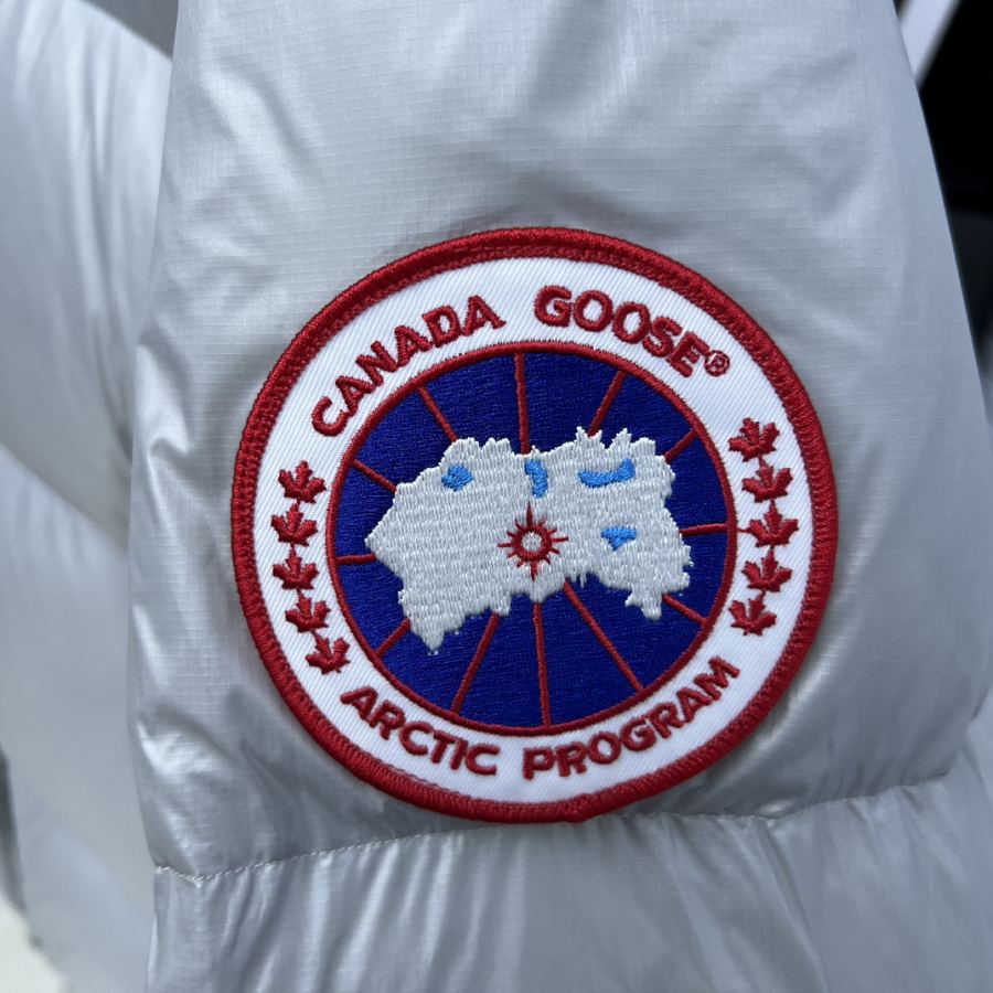 1:1 Replica GOOSE down jacket,𝘾𝘼𝙉𝘼𝘿𝘼 𝙂𝙊𝙊𝙎𝙀/Canada Goose — AAA Quality Replica — photo 4