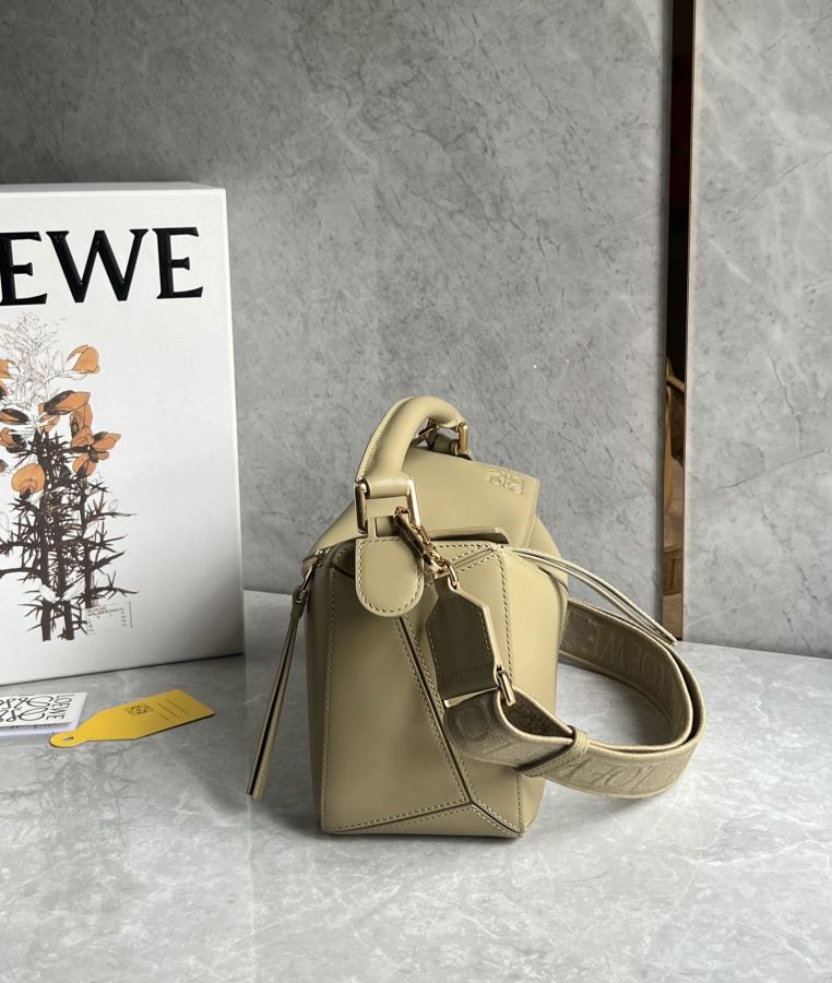 1:1 Replica LOEWE bag LOEWE puzzle — AAA Quality Replica — photo 2
