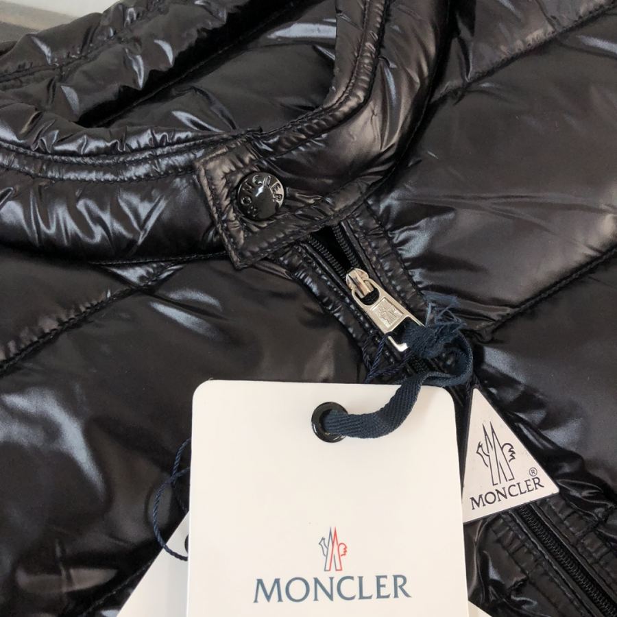 1:1 Replica Moncler down jacket Moncler Gui! GUI M,!,!,!,! — Premium Replica — photo 4
