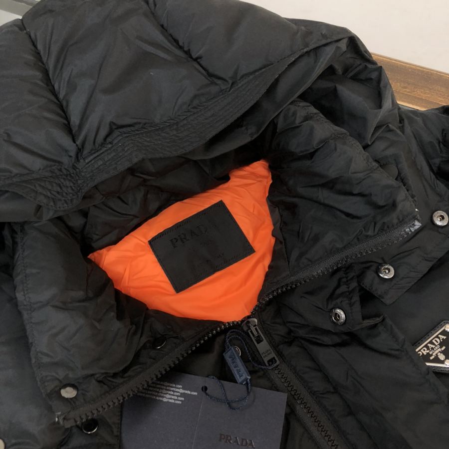 1:1 Replica Prada down jacket, PRA*DA Prada 2025 simple and light men's hooded down jacket hat disassemb — Premium Replica — photo 5