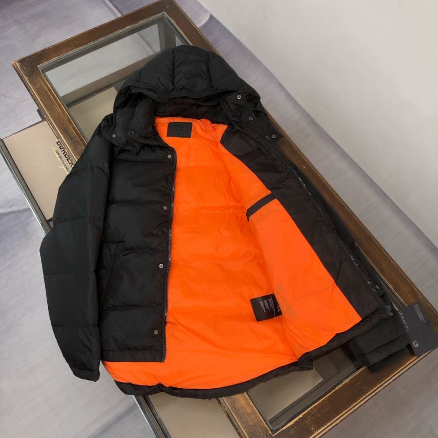 1:1 Replica Prada down jacket, PRA*DA Prada 2025 simple and light men's hooded down jacket hat disassemb — Premium Replica — photo 7