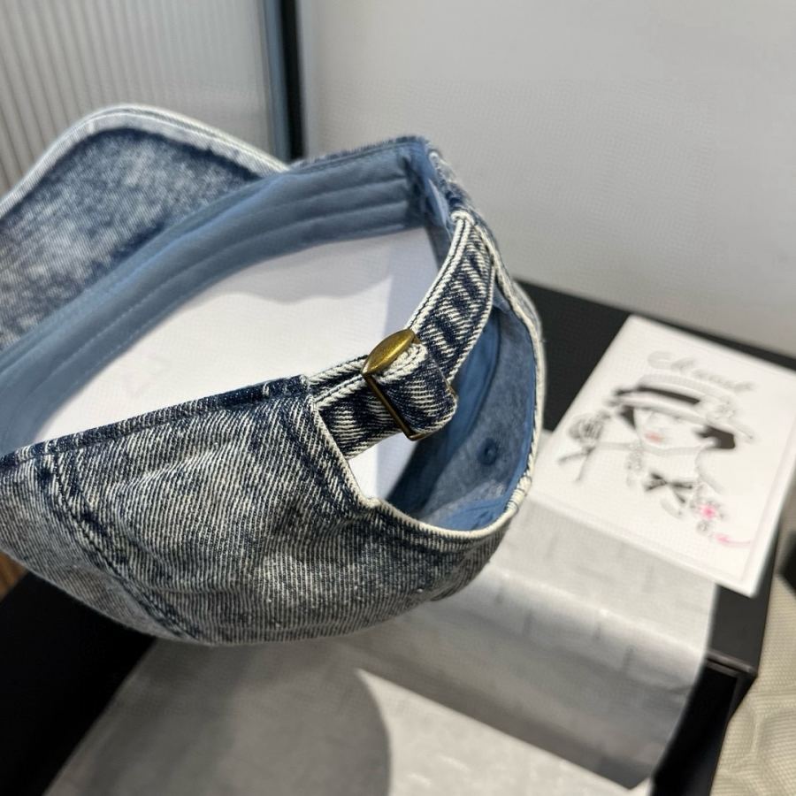 1:1 Replica Valentino hat ¥ — 1:1 Replica — photo 5