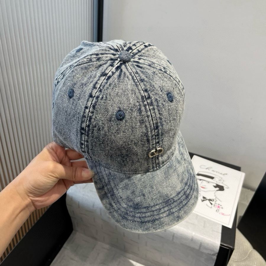 1:1 Replica Valentino hat ¥ — 1:1 Replica — photo 4