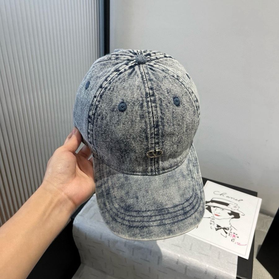 1:1 Replica Valentino hat ¥ — 1:1 Replica — photo 3