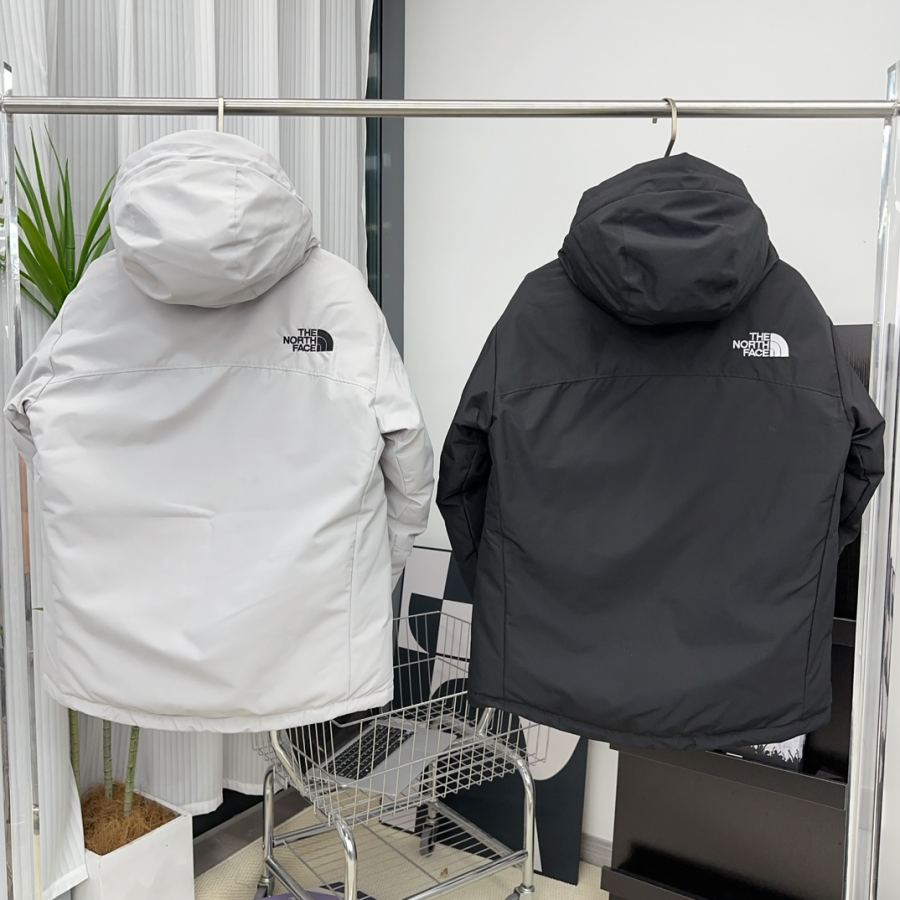 1:1 Replica The North Face Down Jackets 𝗧𝗵𝗲 𝗡𝗼𝗿𝘁𝗵 𝗙𝗮𝗰𝗲 | RETROHIMALAYAN — AAA Quality Replica — photo 4