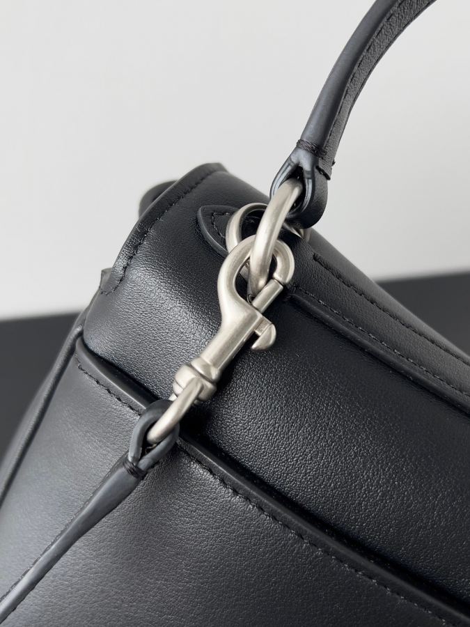 1:1 Replica Balenciaga bag 𝐁𝐚𝐥𝐞𝐧𝐜𝐢𝐚𝐠𝐚 𝐑𝐨𝐝𝐞𝐨 — Premium Replica — photo 7