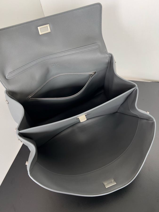 1:1 Replica Balenciaga bag 𝐁𝐚𝐥𝐞𝐧𝐜𝐢𝐚𝐠𝐚 𝐑𝐨𝐝𝐞𝐨 — 1:1 Replica — photo 9