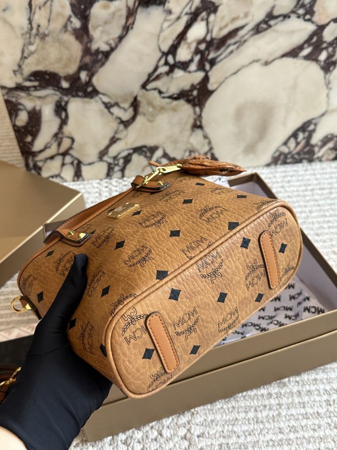 1:1 Replica MCM bag Comes with box (original single version) — AAA Quality Replica — photo 5