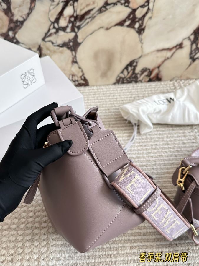 1:1 Replica LOEWE bag Comes with box (double shoulder straps) — AAA Quality Replica — photo 5