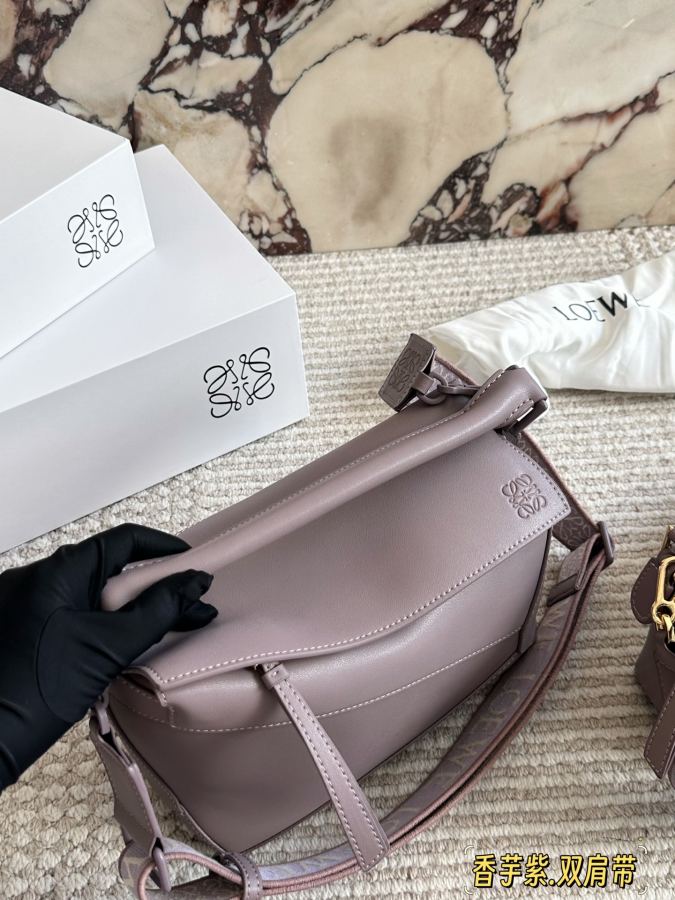 1:1 Replica LOEWE bag Comes with box (double shoulder straps) — AAA Quality Replica — photo 4