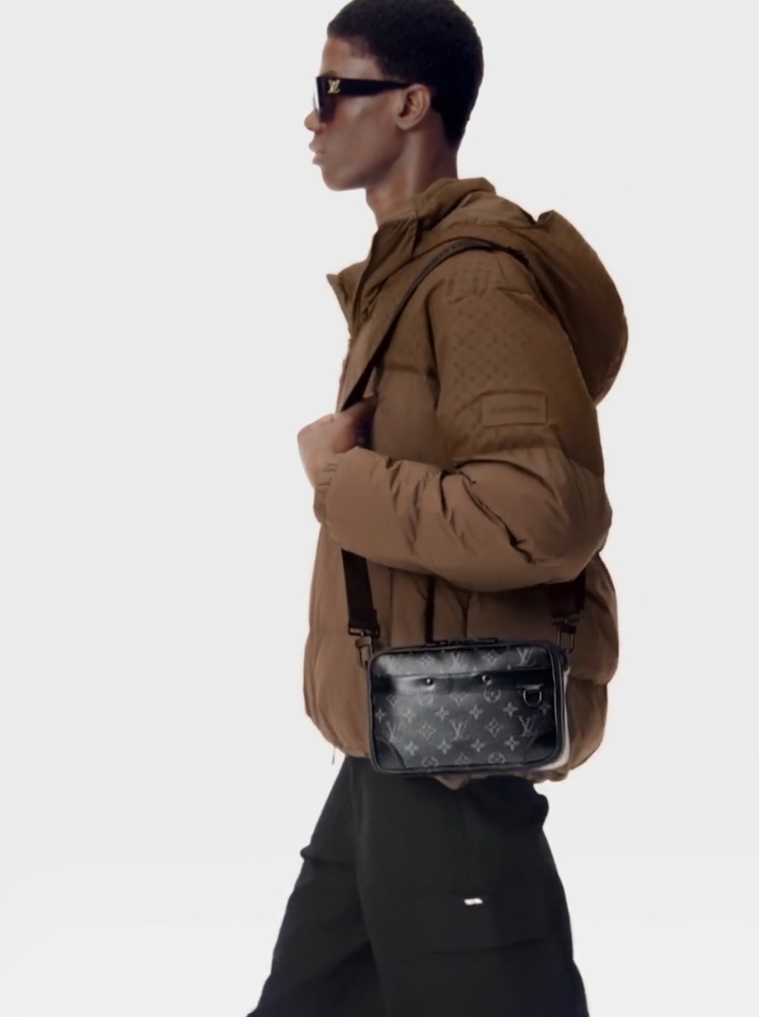 1:1 Replica LV bag ALPHA m46955 — 1:1 Replica — photo 2