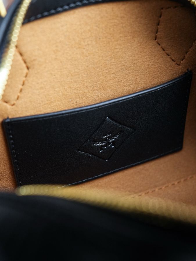 1:1 Replica MCM bag 𝗠𝗖𝗠 𝗘𝗹𝗹𝗮 𝗩𝗶𝘀𝗲𝘁𝗼𝘀 New — 1:1 Replica — photo 9