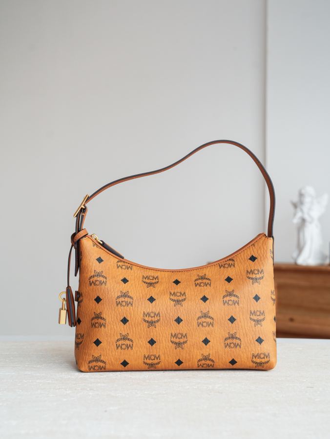 1:1 Replica MCM bag 𝗠𝗖𝗠 𝗔𝗿𝗲𝗻 𝗛𝗼𝗯𝗼 New — 1:1 Replica — photo 4