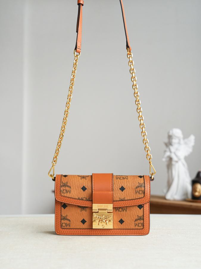 1:1 Replica MCM bag 𝐌𝐂𝐌 𝐓𝐫𝐚𝐜𝐲 𝐕𝐢𝐬𝐞𝐭𝐨𝐬 — Premium Replica — photo 2