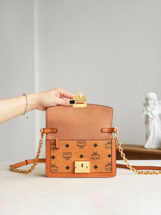 1:1 Replica MCM bag 𝐌𝐂𝐌 𝐓𝐫𝐚𝐜𝐲 𝐕𝐢𝐬𝐞𝐭𝐨𝐬 — Premium Replica — photo 9