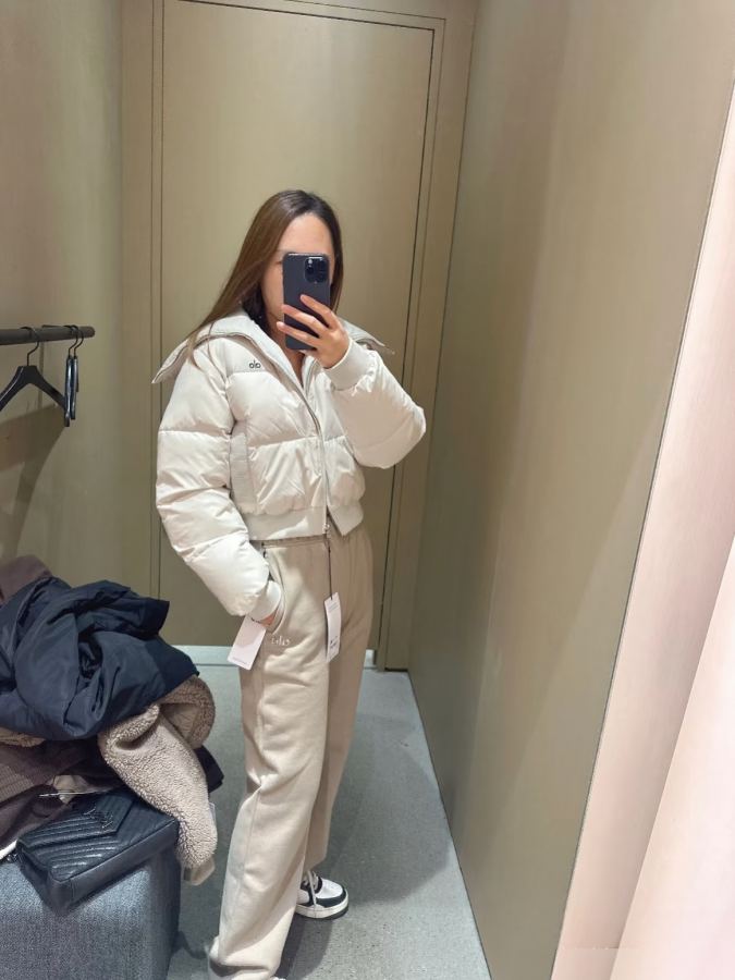 1:1 Replica Alo Jacket Beige model picture — AAA Quality Replica — photo 5