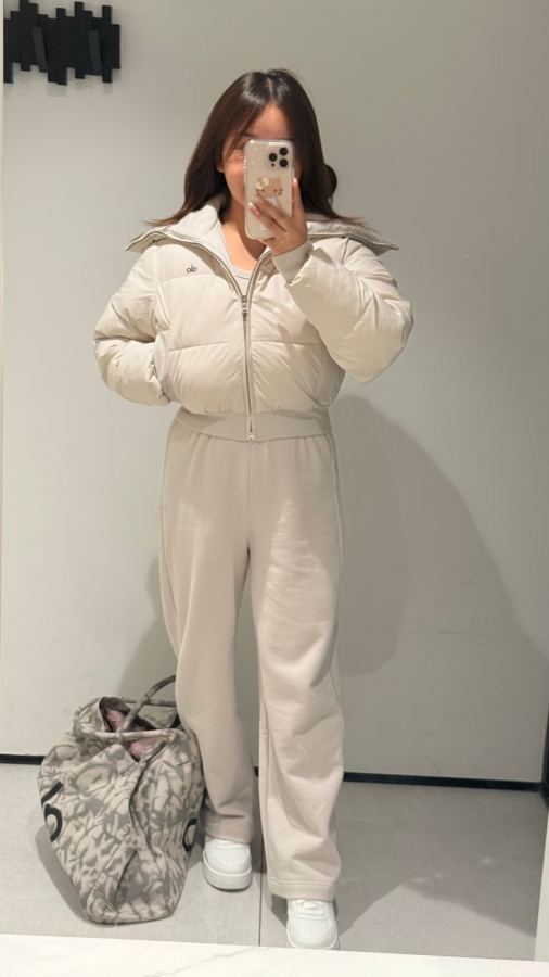 1:1 Replica Alo Jacket Beige model picture — AAA Quality Replica — photo 3