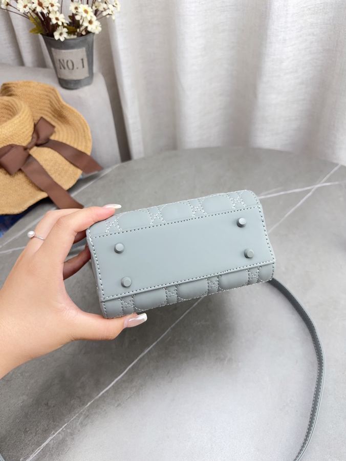 1:1 Replica Dior bag Comes with folding gift box (two shoulder straps) — AAA Quality Replica — photo 6