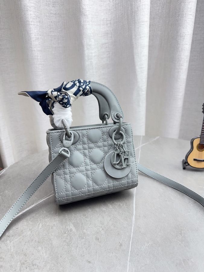 1:1 Replica Dior bag Comes with folding gift box (two shoulder straps) — AAA Quality Replica — photo 2