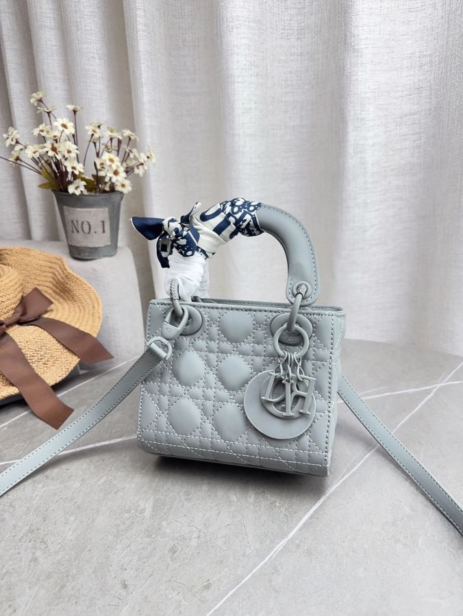 1:1 Replica Dior bag Comes with folding gift box (two shoulder straps) — AAA Quality Replica — photo 5