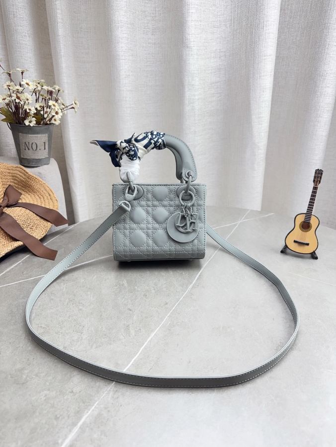 1:1 Replica Dior bag Comes with folding gift box (two shoulder straps) — AAA Quality Replica — photo 3