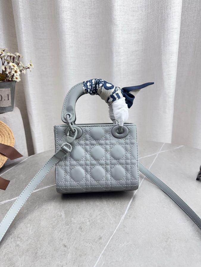 1:1 Replica Dior bag Comes with folding gift box (two shoulder straps) — AAA Quality Replica — photo 8